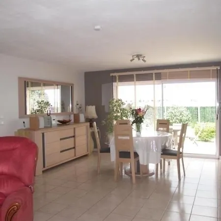 House Magnifique De Standing T5, Dans Quartier D'angles